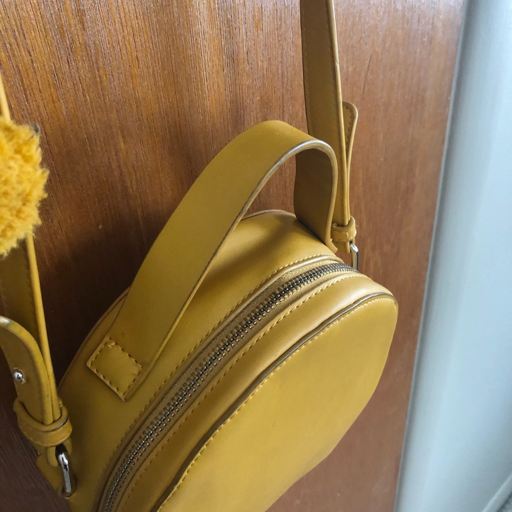 Small Round French Connection Bag - Picture 7 of 14